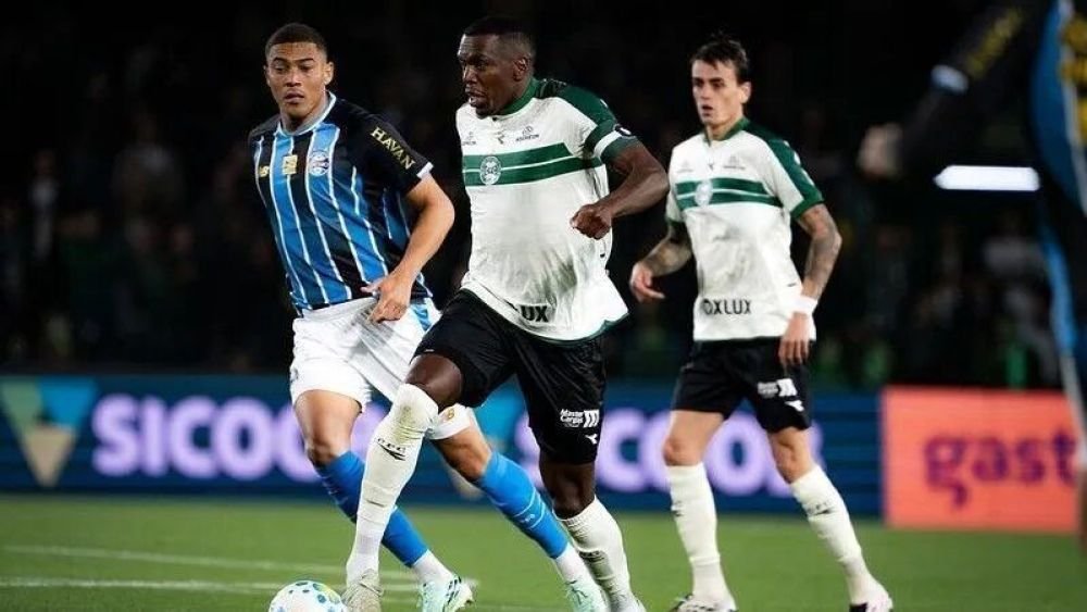 Grêmio faz no fim, derrota o Coritiba e ganha ânimo na luta contra o Z4