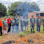 Indígenas da Aldeia Nova Corguinho participam de curso de combate a incêndio florestal.